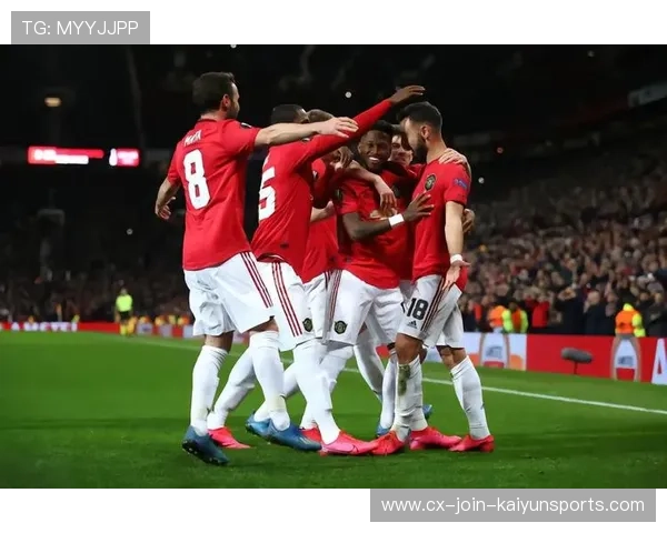 曼联尝试双前腰配置